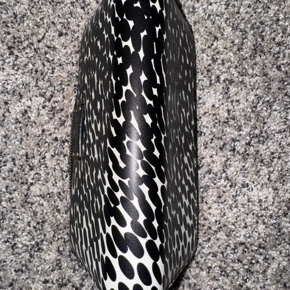 Kate Spade Black Wallet with Gold Zipper - Picture 8 of 13